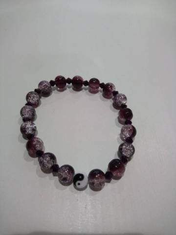 Bracelet perles verre craquel et yin et yang