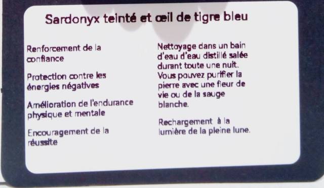 Perles de sardonyx teint, perles d'oeil de tigre bleu, anneaux, chaine et fermoir en acier inoxydable