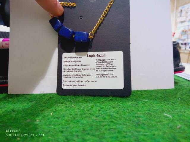 Perles de lapis-lazuli, anneaux, chaine et fermoir en acier inoxydable