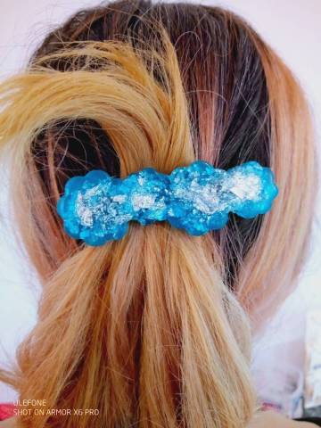 Pince  cheveux nuages en rsine