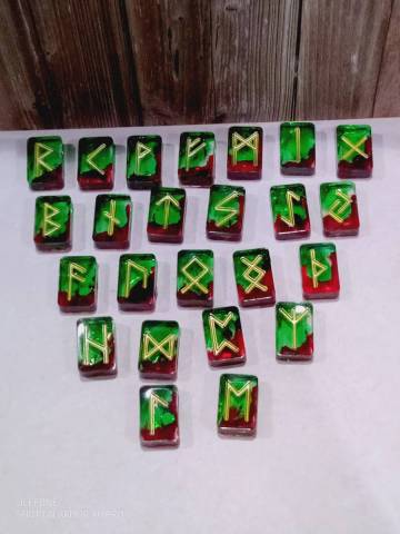 Runes vert-rouge sang