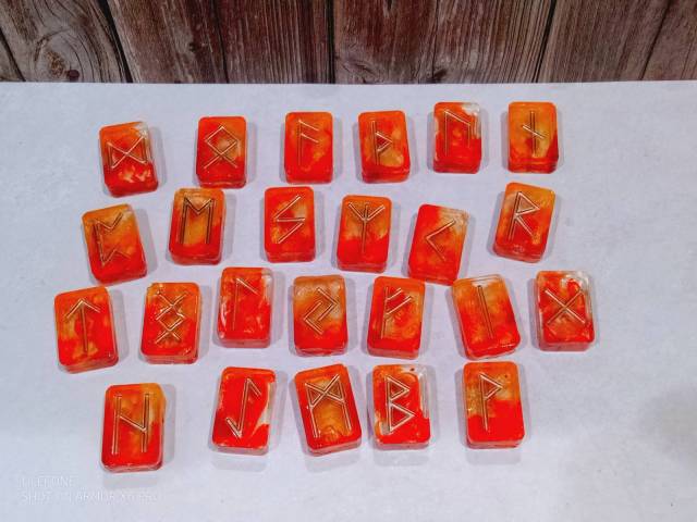 Runes orange