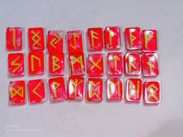 Runes rouge