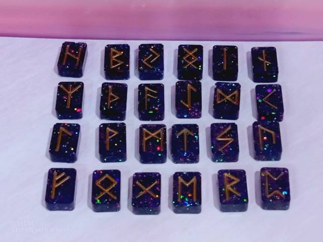 Runes paillettes noires