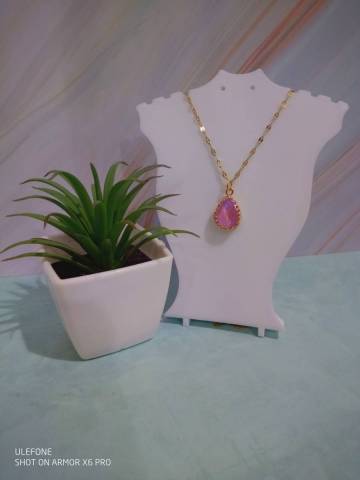 Chane en acier inoxydable, anneaux et fermoirs en acier inoxydable, pendentif en laiton et cristal acrylique