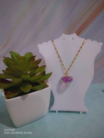 Chane en acier inoxydable, anneaux et fermoirs en acier inoxydable, pendentif en laiton et cristal acrylique