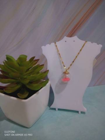 Chane en acier inoxydable, anneaux et fermoirs en acier inoxydable, pendentif en laiton et cristal acrylique