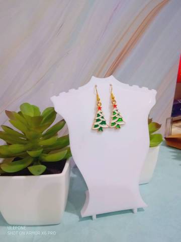 Sapins verts et blancs