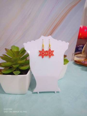 Flocons de neige rouges