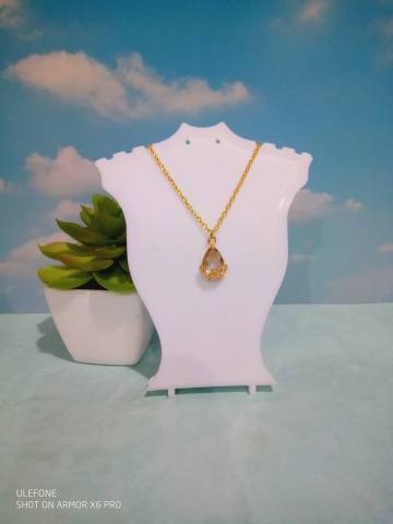 Chane en acier inoxydable, anneaux et fermoirs en acier inoxydable, pendentif en laiton et cristal acrylique